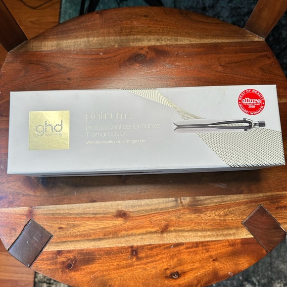 GHD Platinum+ Professional Performance 1” Smart Styler White - Picture 8 of 14
